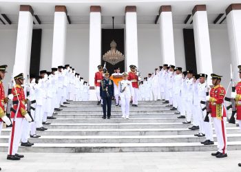 Kirab Sang Merah Putih dan Teks Proklamasi dari Istana Negara IKN ke Monas
