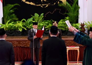 Presiden Jokowi Lantik Menteri Sosial dan Kepala BNPT di Istana Negara Jakarta