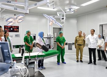 Presiden Jokowi Resmikan Gedung Pelayanan Kesehatan Ibu dan Anak RS Wahidin Sudirohusodo di Makassar