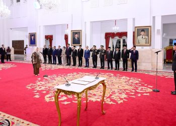 Presiden Jokowi Saksikan Pengucapan Sumpah Aida Suwandi Budiman sebagai Anggota Dewan Komisioner LPS