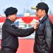 Presiden Jokowi Terima Brevet Hiu Kencana di Atas KRI RJW – 992