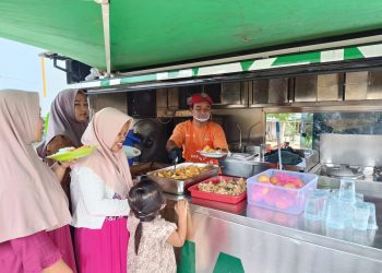 BAZNAS Salurkan 2.500 Porsi Makanan Prasmanan untuk Warga Ekonomi Rentan di Bogor