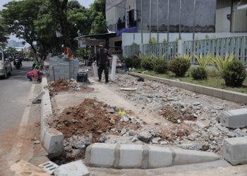 DSDABMBK Tangsel Tingkatkan Pedestrian di Jalan Raya Ciater, Serpong