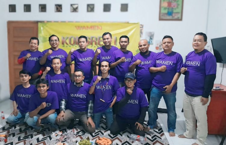 Foto bersama Ketua DPRD Kota Tangerang, Rusdi Alam usai Kongres I Wamen.