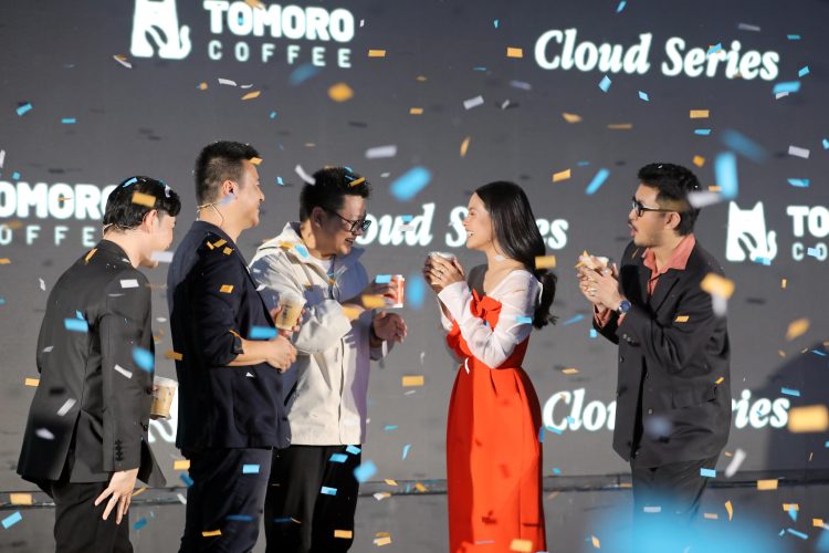 TOMORO COFFEE Luncurkan Jingle Baru dan Varian Kopi Premium Bersama Maudy Ayunda.