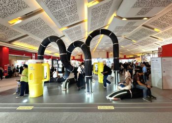 Kolaborasi Vinilon Group dan Stanley Indonesia Hadirkan Instalasi Seni Unik di Art Jakarta 2024