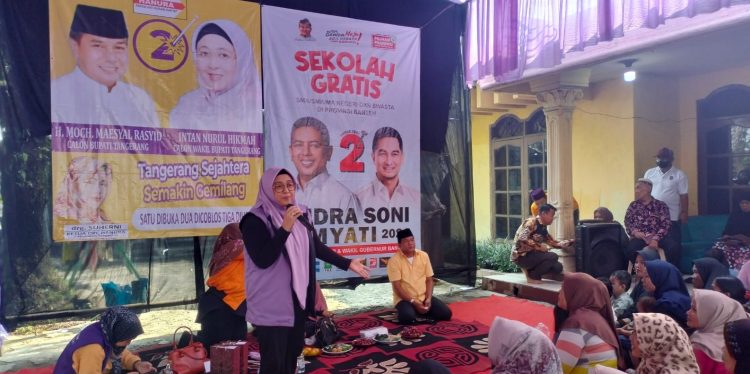 alon Bupati Intan Nurul Hikmah saat kampanye dialogis di Balaraja.