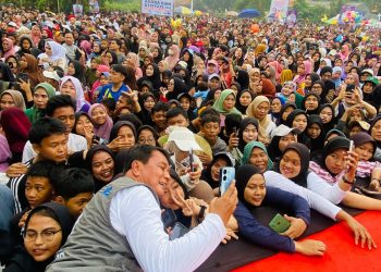 Maesyal Rasyid Senam Gemoy Bareng Ribuan Warga di Kemiri