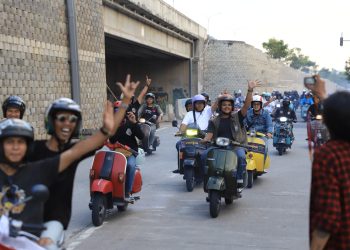 Sambut Bulan Pemuda, Ratusan Vespa Keliling Kota Tangerang