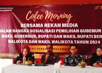 Maksimalkan Partisipasi Masyarakat di Pilkada, Komisioner KPU Kabupaten Tangerang Rela Keliling 29 Kecamatan Naik Vespa