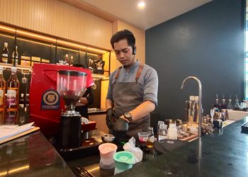 Kompetisi Mixologist di Colony Meet & Eat Pranaya Boutique Hotel Diikuti Puluhan Peserta