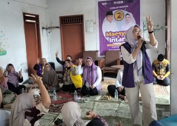 Temui Warga  Kronjo, Intan Paparkan Program Unggulan Bersama Maesyal rasyid