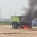 Teluknaga Membara, Massa Rusak dan Bakar Truk Tanah