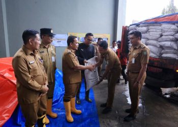 Kurangi Sampah TPA, Pemkot Tangerang Salurkan 1,25 Ton Kompos ke 104 Kelurahan
