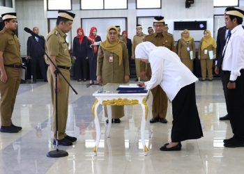 Pj Bupati Andi Ony Lantik dan Ambil Sumpah 60 ASN Jabatan Fungsional