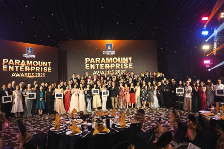 Jajaran Direksi dan Manajemen PT Paramount Enterprise International Bersama Para Pemenang Paramount Enterprise Awards 2025, pada hari Senin, 10 Februari 2025 di Grand Ballroom Atria Hotel Gading Serpong. (IST)