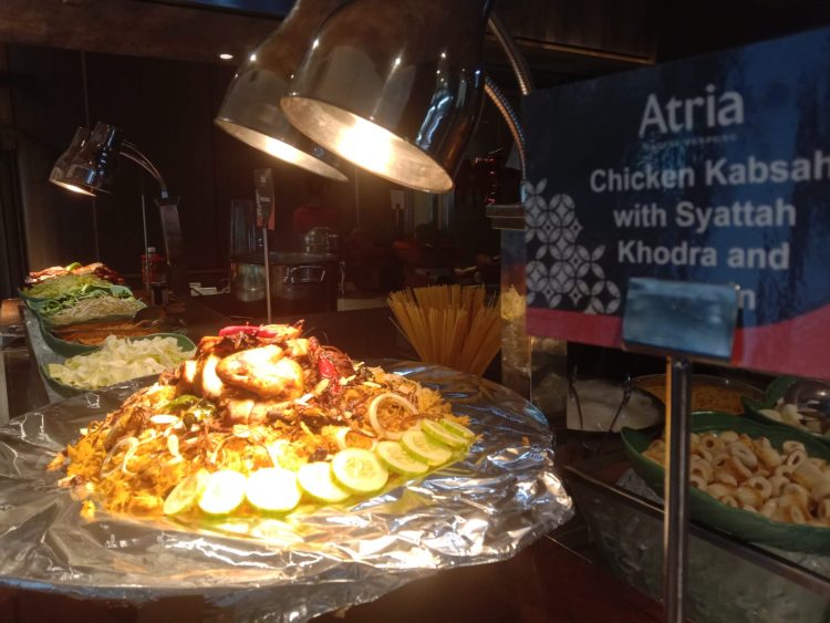 Salah satu menu iftar ramdan di Atria Hotel Gading Serpong. (RIZ)