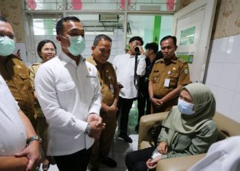 Pantau Program Cek Kesehatan Gratis, Menteri Kependudukan dan Pembangunan Keluarga Kunjungi Puskesmas Periuk Jaya