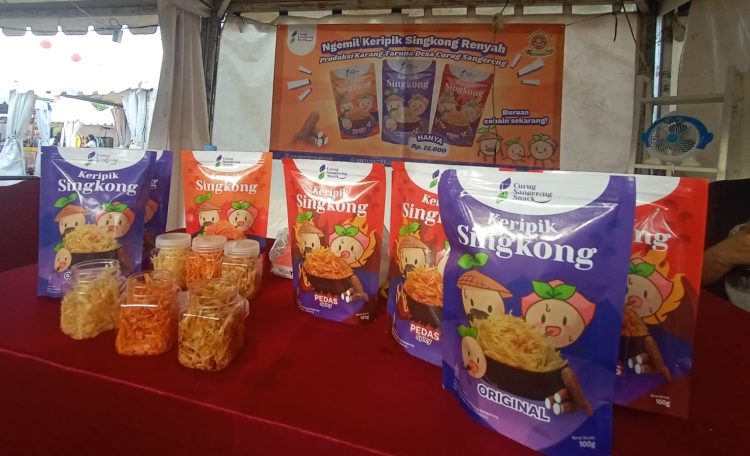 Produk keripik singkong karang taruna Desa Curug Sangereng. (RIK)