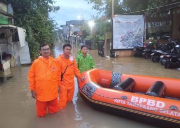 Ratusan Keluarga Mengungsi Akibat Banjir di Tangerang Selatan