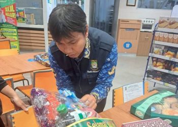 Disperindagkop UKM Tangerang Periksa Parsel di Supermarket