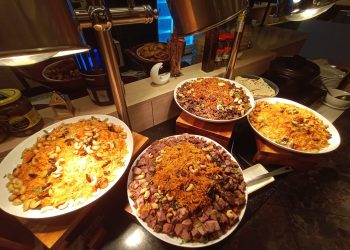 Menu Timur Tengah Shawarma Ayam, Nasi Briyani, dan Butter Chicken Curry.