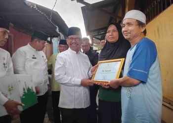 Tabung Rp2.000 Sehari Sejak 1997, Warga Kota Tangerang Akhirnya Lunasi Pajak