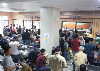 Samsat Cikokol Diserbu Warga di Hari Pertama Pemutihan Pajak Kendaraan Bermotor Banten