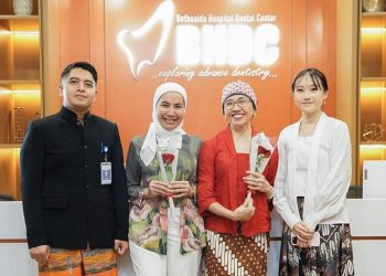 Rayakan Hari Kartini, Bethsaida Hospital Bagikan Bunga dan Motivasi untuk Perempuan Pejuang