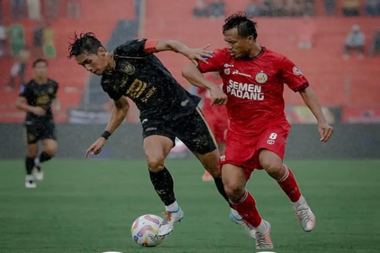 Pertandingan Semen Padang vs PSIS Semarang. (sumber foto espos.id)