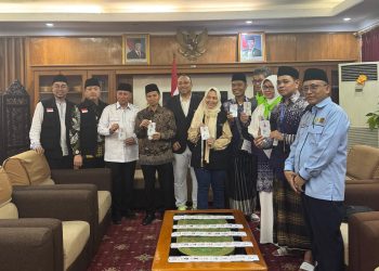 Syarikah Haji Rakeen Arab Saudi Bagikan Kartu Nusuk Calon Jemaah Haji 2025 di Indonesia