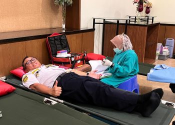 Tamu dan Karyawan Hotel Grand Zuri BSD Ikut Pemeriksaan Mata Gratis dan Donor Darah