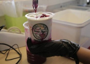 Es Teler Teras Nyai Ciledug, Minuman Hits dengan Varian Buah Segar