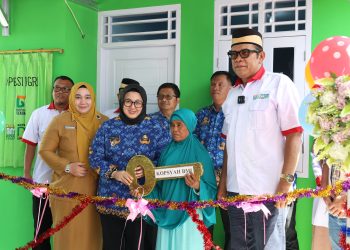Wabup Tangerang Serahkan Rumah Layak Huni di Mauk