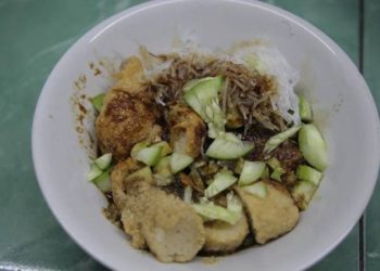 Pempek Mang Dollah Jadi Primadona Baru di Cipondoh