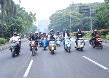 Ratusan Scooterist Kenakan Sarung Konvoi Religi di Festival Al-A’zhom