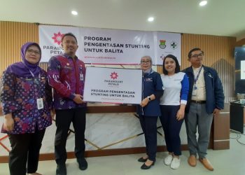 Paramount Petals Edukasi dan Serahkan Bantuan Gizi untuk Balita Stunting di Curug