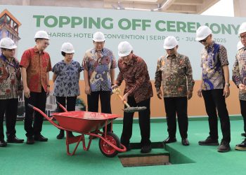 Ditarget Beroperasi Awal Tahun Depan, Summarecon Topping Off Harris Hotel di Gading Serpong