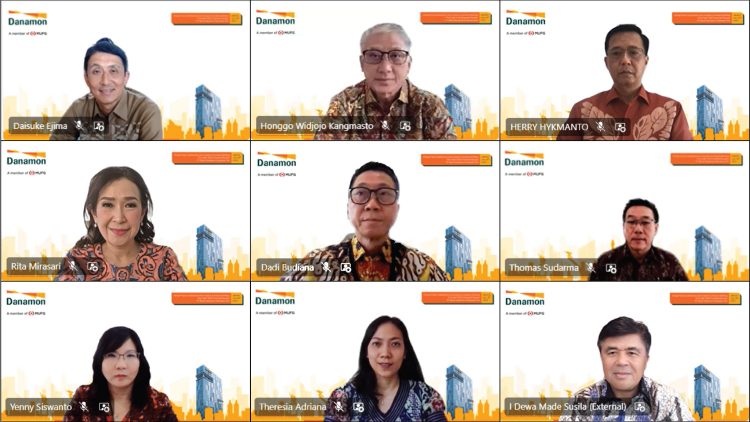 Jajaran Direksi dan Manajemen PT Bank Danamon Indonesia Tbk saat pemaparan. (RIZ)