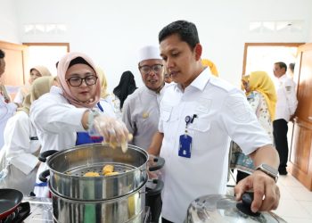 Wabup Intan Resmikan Unit Pengolahan Ikan di Jayanti