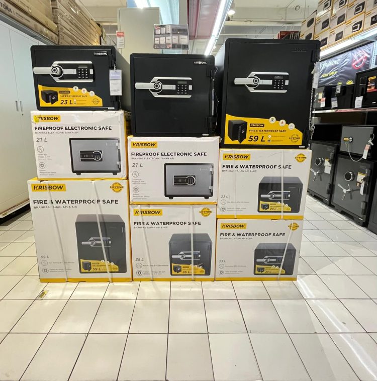 Brankas premium dari merek Krisbow dan Klaz. (IST)