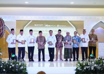 APP Group Donasikan 1.000 Mushaf Alquran Saat Peresmian Masjid Raya Baitul Mukhtar