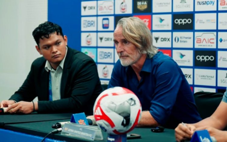 Pelatih Dewa United Banten FC, Jan Olde Riekerink