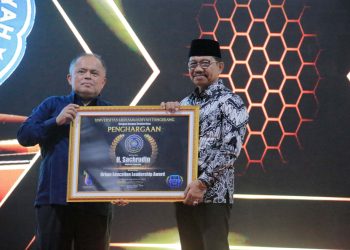 Wali Kota Tangerang Terima Penghargaan Pendidikan dari UMT