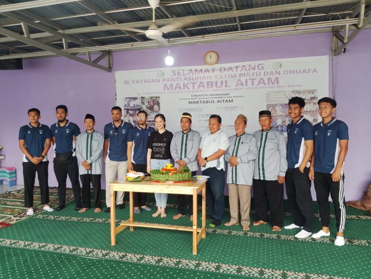 Persita Tangeran rayakan HUT ke-72 di Yayasan Yatim Piatu Maktabul Aitam. (sumber foto: Yayasan Maktabul Aitam)