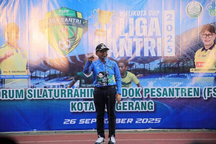 Wali Kota Tangerang, Sachrusin saat membuka Liga Santri Wali Kota Cup 2025. (IST)