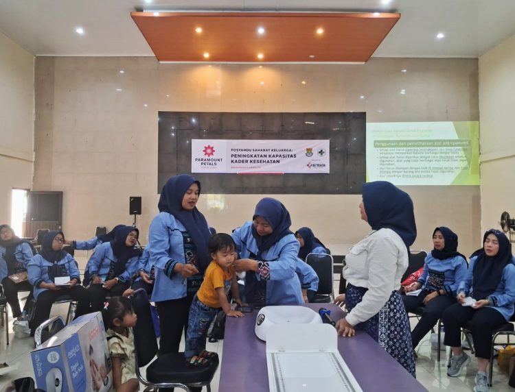 Pelatihan kader posyandu di Desa Kadu, Curug, Kabupaten Tangerang. (RIK)