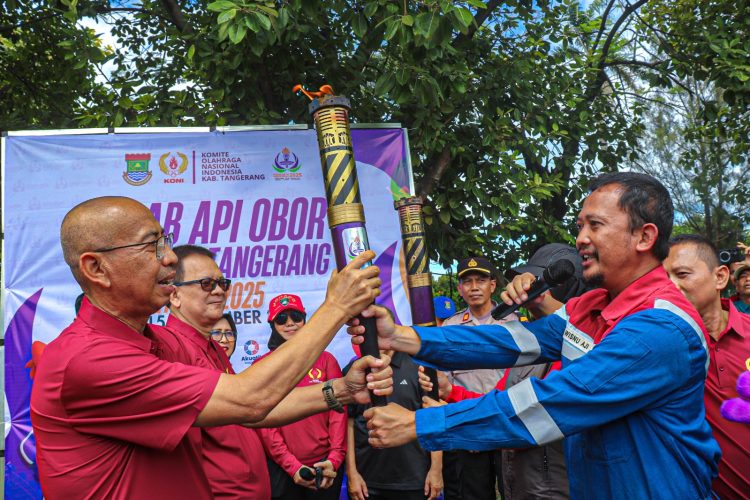 Kirab obor Pekan Olahraga Kabupaten (Porkab) VI Tangerang 2025. (IST)