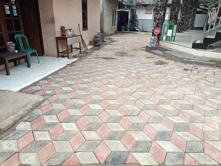 Penataan jalan lingkungan dengan paving block di Serua, Kecamatan Ciputat Timur, Kota Tangerang Selatan. (IST)
