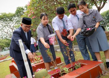 Gubernur Andra Soni Pimpin Ziarah Nasional Hari Pahlawan 2025 di TMP Ciceri